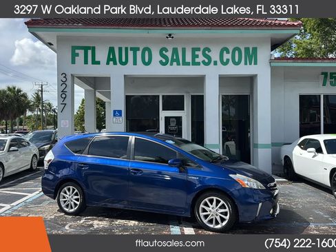 Used 2014 Toyota Prius V Five FWD image 10
