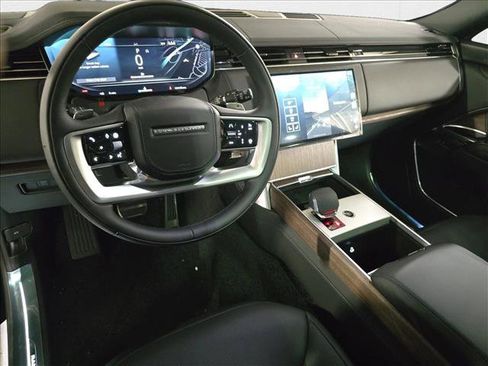 New 2025 Land Rover Range Rover SE image 17