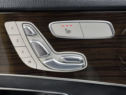 Used 2018 Mercedes-Benz C 300 Sedan image 40