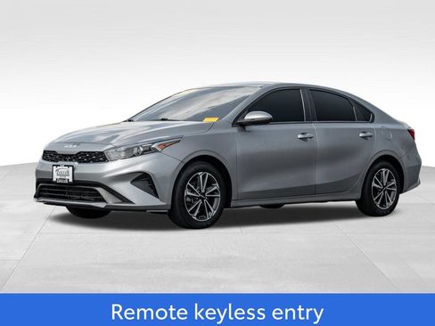 Used 2024 Kia Forte LXS w/ LXS Technology Package FWD image 3