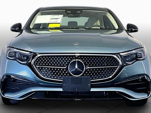 New 2027 Mercedes-Benz E 450 4MATIC Sedan image 2