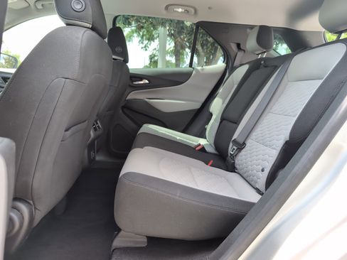 Used 2021 Chevrolet Equinox LS FWD image 29
