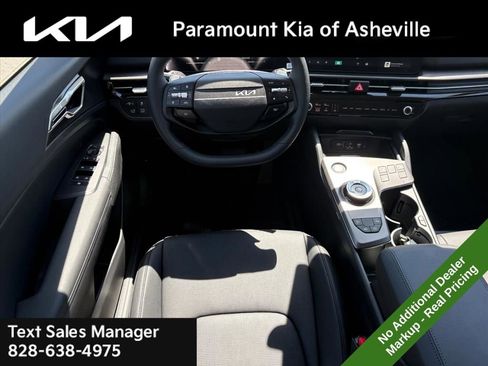 New 2026 Kia Sportage EX image 24