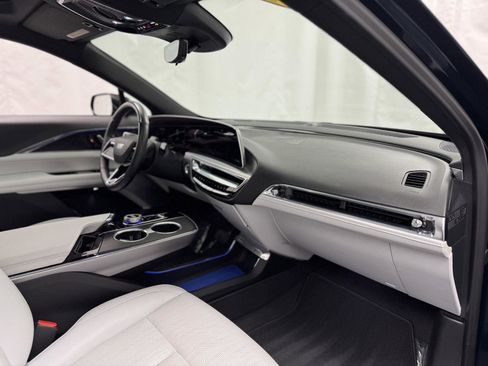 Used 2024 Cadillac Lyriq Luxury image 38