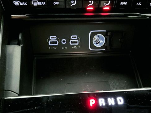 Used 2024 Jeep Grand Cherokee Laredo w/ Luxury Tech Group I image 16