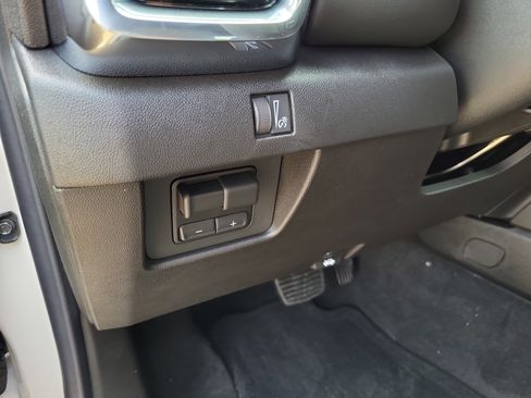 New 2026 GMC Canyon Elevation w/ Convenience Package image 16