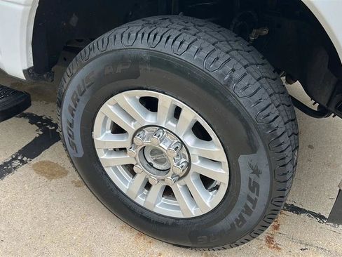 Used 2018 Ford F250 XLT w/ XLT Value Package AWD/4WD image 4