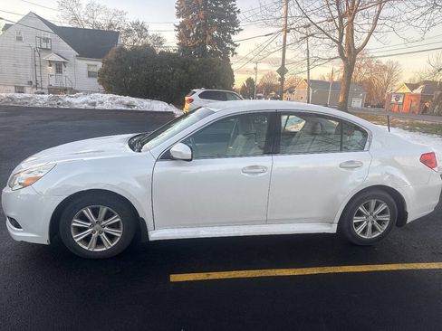 Used 2011 Subaru Legacy 2.5i Premium w/ All-Weather Pkg image 12