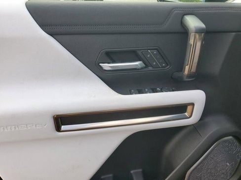 New 2025 GMC Hummer EV 2X AWD/4WD image 19