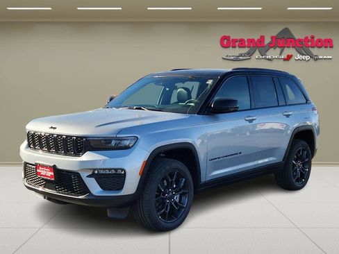 New 2025 Jeep Grand Cherokee Limited AWD/4WD image 2