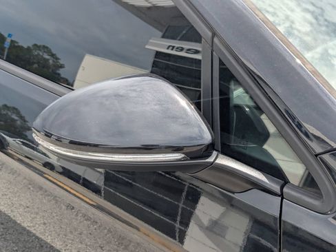 Used 2018 Volkswagen GTI SE FWD image 12