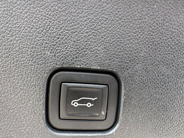 Used 2024 Chevrolet Traverse RS w/ LPO, Floor Liner Package AWD/4WD image 13
