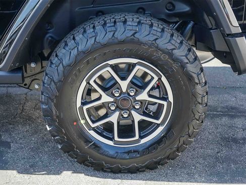 New 2026 Jeep Wrangler Unlimited Rubicon w/ Safety Group image 10