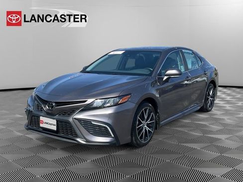 Certified 2024 Toyota Camry SE image 3