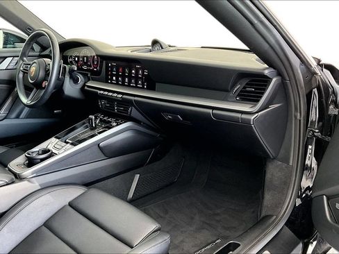 Used 2025 Porsche 911 Carrera RWD image 20