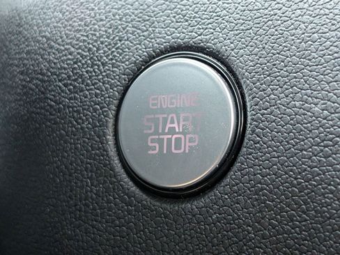 Used 2023 Kia Sorento S image 28