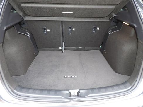 Used 2023 Nissan Kicks SR w/ SR Premium Package FWD image 20