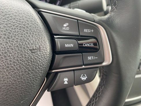 Used 2018 Honda Accord Touring image 29