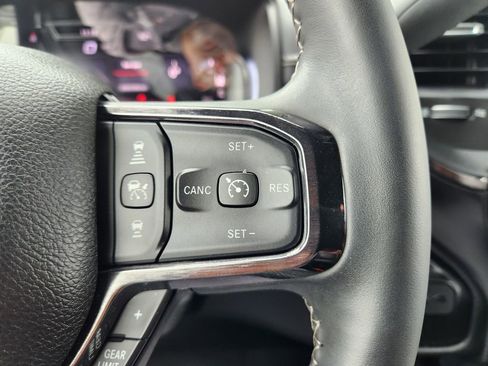 Used 2024 RAM 2500 Limited AWD/4WD image 32