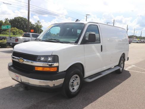 Used 2025 Chevrolet Express 2500 w/ Driver Convenience Package RWD image 5