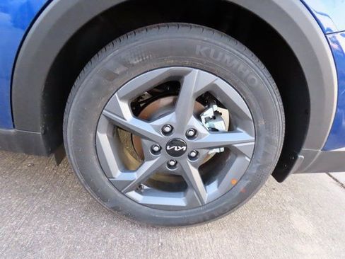 New 2025 Kia K4 FWD image 28