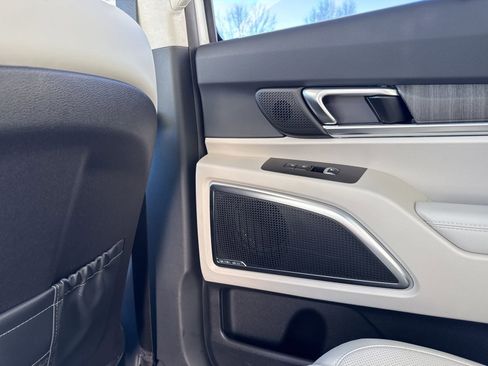 Used 2025 Kia Telluride SX Prestige image 20