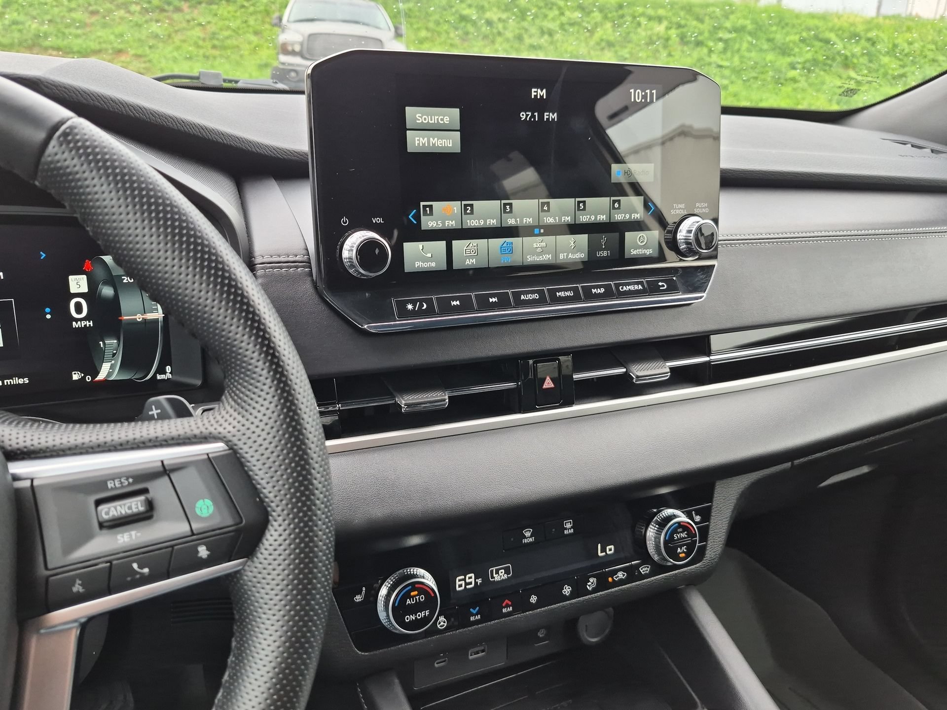 Used 2024 Mitsubishi Outlander SEL AWD/4WD image 13