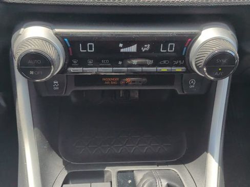 Used 2021 Toyota RAV4 XLE FWD image 27