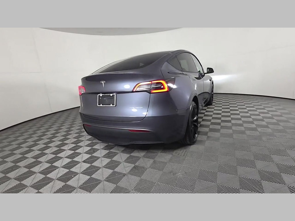 Used 2023 Tesla Model Y AWD image 41