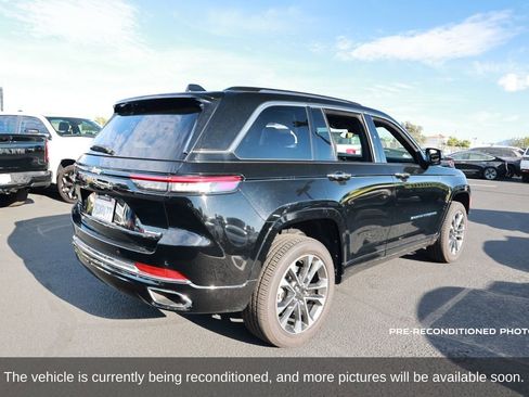 Used 2022 Jeep Grand Cherokee Overland image 6
