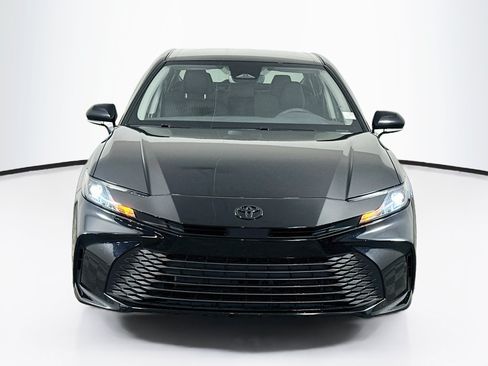 Used 2025 Toyota Camry LE w/ Convenience Package FWD image 2
