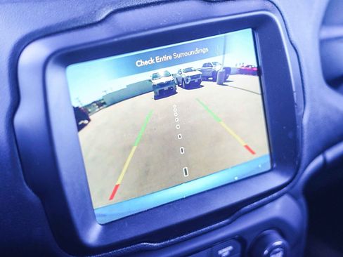 Used 2021 Jeep Renegade Latitude image 25