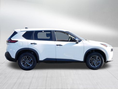 Used 2023 Nissan Rogue S AWD/4WD image 8