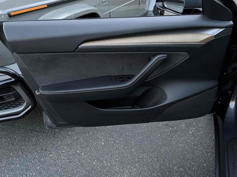 Used 2021 Tesla Model 3 Standard Range Plus image 41