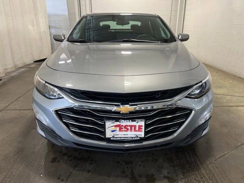 Used 2023 Chevrolet Malibu LT FWD image 2