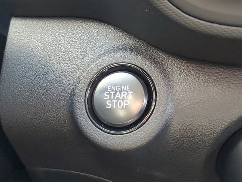 Used 2024 Hyundai Venue SEL image 29