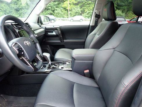Certified 2024 Toyota 4Runner TRD Off-Road Premium w/ Moonroof Package AWD/4WD image 10