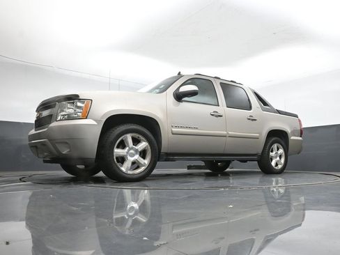 Used 2007 Chevrolet Avalanche LTZ w/ LTZ Preferred Equipment Group image 33