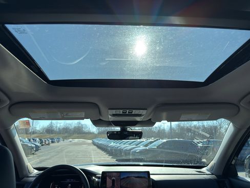 New 2026 Nissan Pathfinder Platinum AWD/4WD image 29