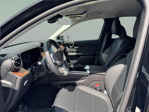 Certified 2025 Mercedes-Benz GLC 350e GLC 350e image 9