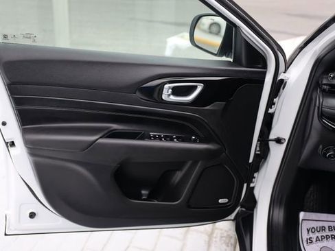 Used 2023 Jeep Compass Altitude w/ Sun and Sound Group image 13