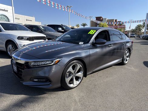 Used 2018 Honda Accord Touring image 9