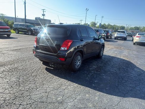 Used 2020 Chevrolet Trax LS FWD image 6