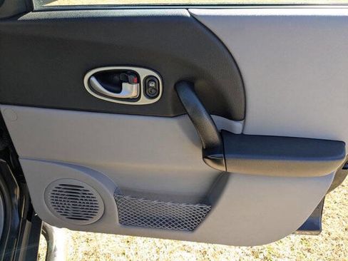 Used 2005 Saturn Vue AWD image 30