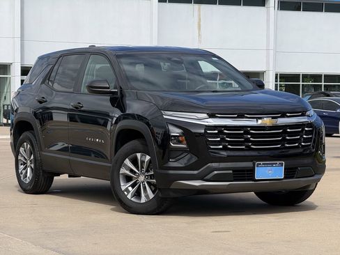 Used 2025 Chevrolet Equinox LT image 2