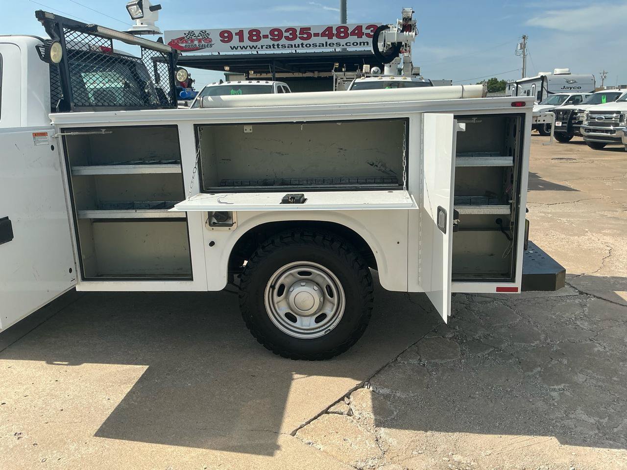 Used 2019 Ford F250 XL w/ Power Equipment Group RWD image 9