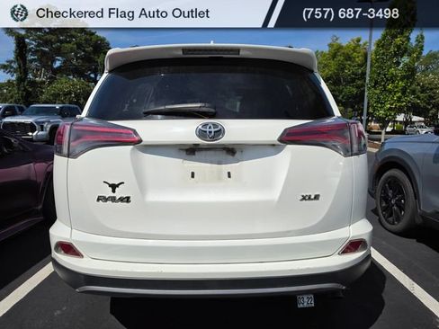 Used 2018 Toyota RAV4 XLE FWD image 5
