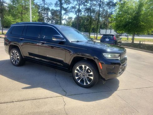 Used 2021 Jeep Grand Cherokee L Overland w/ Advanced Protech Group III image 11