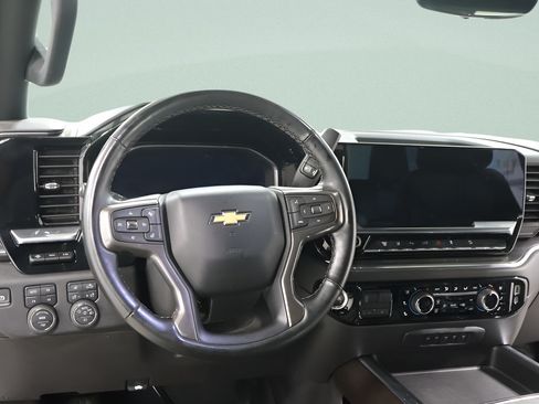 Used 2024 Chevrolet Silverado 2500 High Country w/ High Country Premium Package AWD/4WD image 9