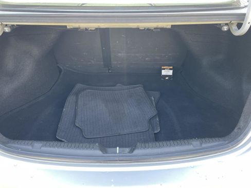 Used 2013 Hyundai Elantra GLS w/ Preferred Pkg FWD image 18